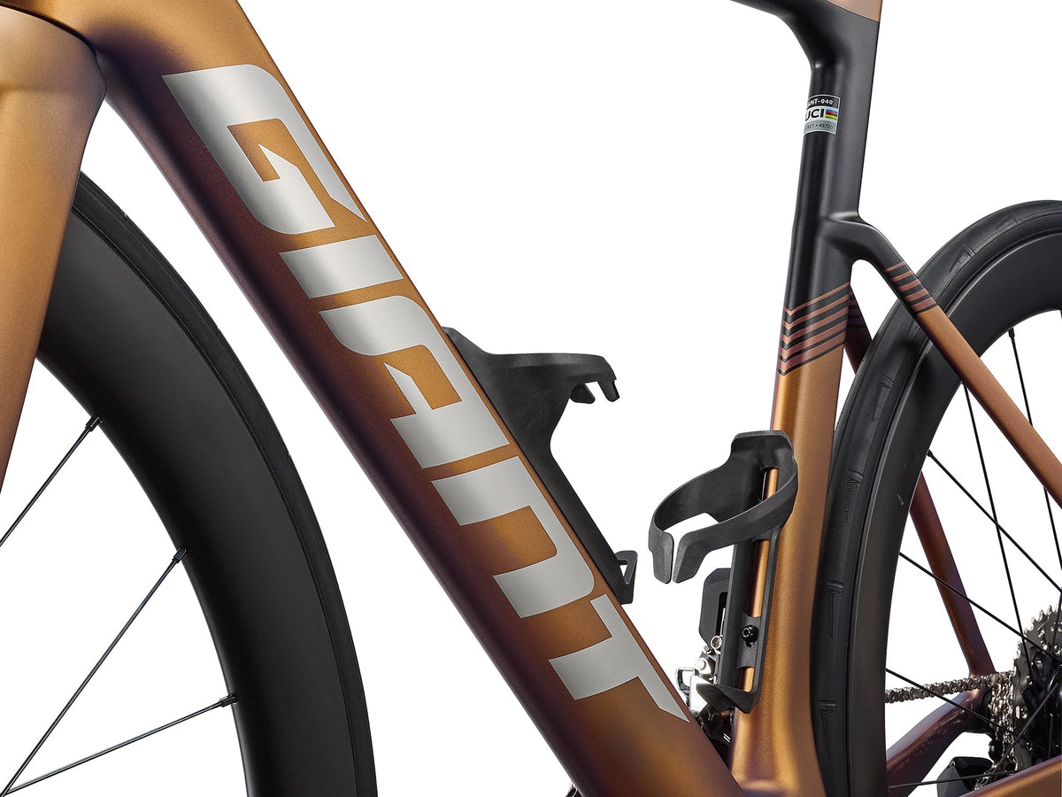 Giant 2027 Propel Advanced 1 – Shimano 105 Di2