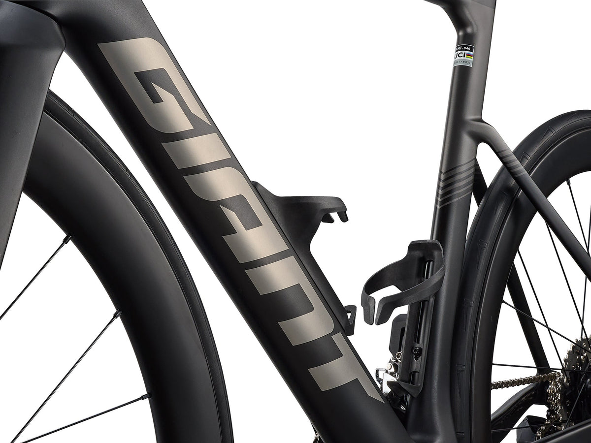 Giant 2027 Propel Advanced 1 – Shimano 105 Di2
