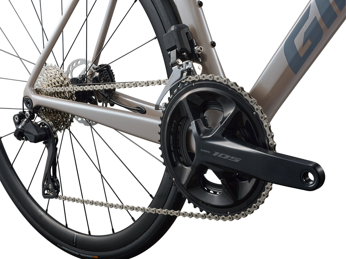 Giant 2027 TCR Advanced 1 KOM – Shimano 105 Di2